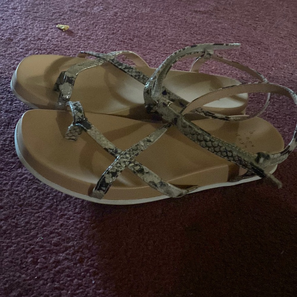 Women’s size 7sandles